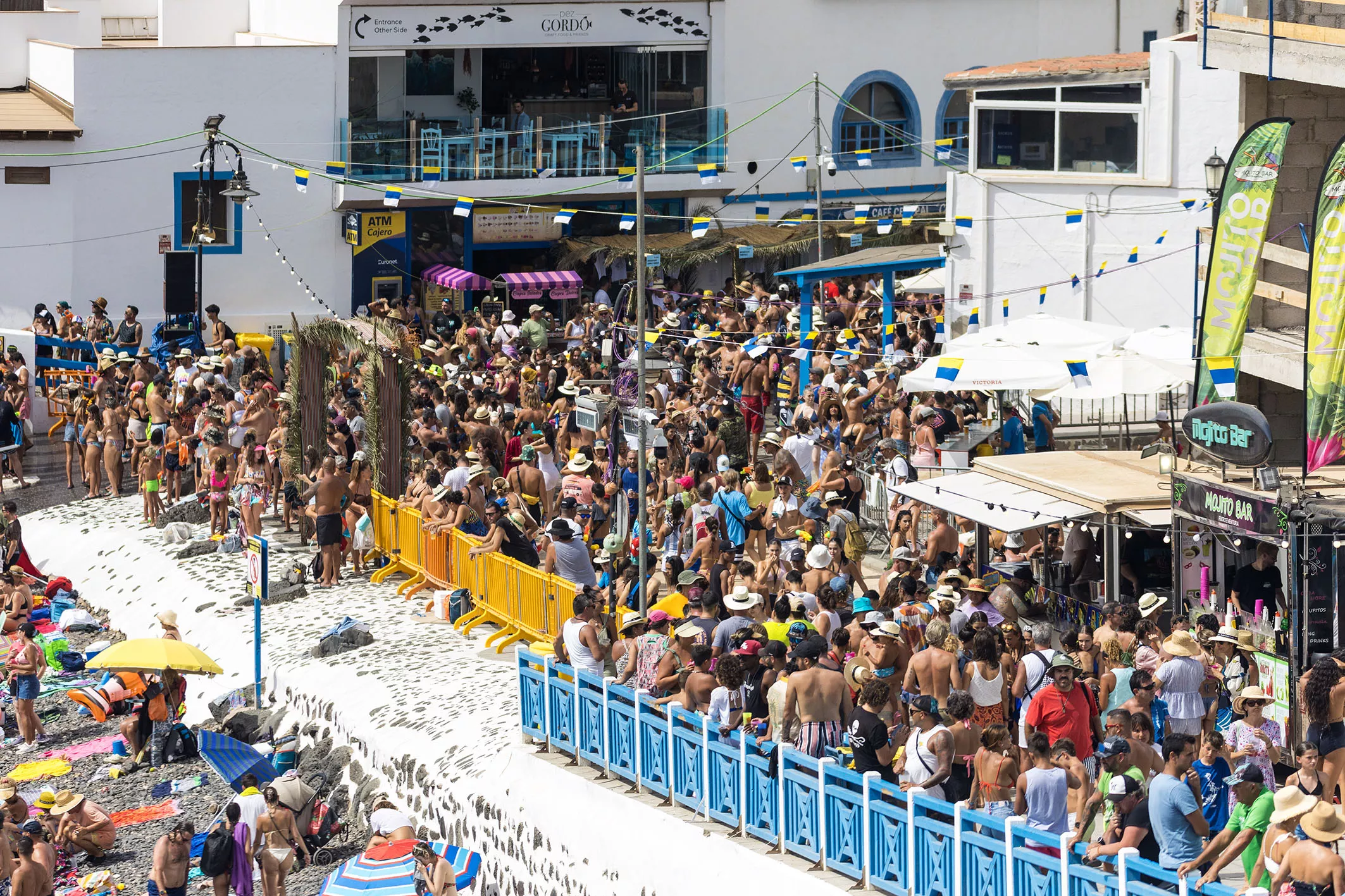 La Fiesta Del Agua Volvi A El Cotillo Noticias Fuerteventura