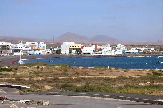 Antagonismo cubo Soportar Una vecina de Puerto Lajas consigue una novedosa sentencia frente al banco  que adquirió la casa donde vivía - Noticias Fuerteventura